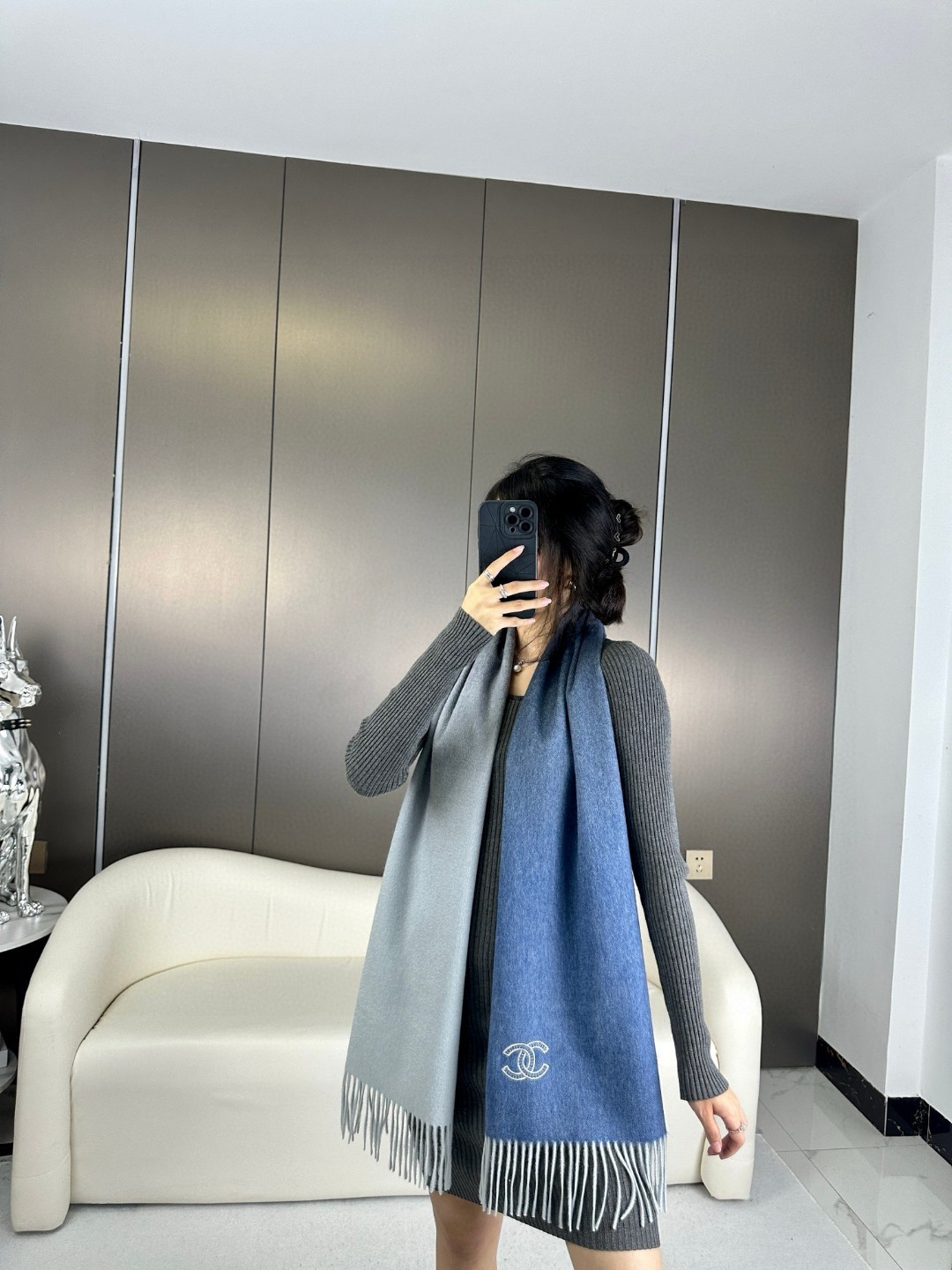 香奈儿2023渐变色👍巴黎时装展商务男士女士通用双面羊绒披肩🔥代工厂臻选上乘的超细羊绒纤维 进行纯手工精