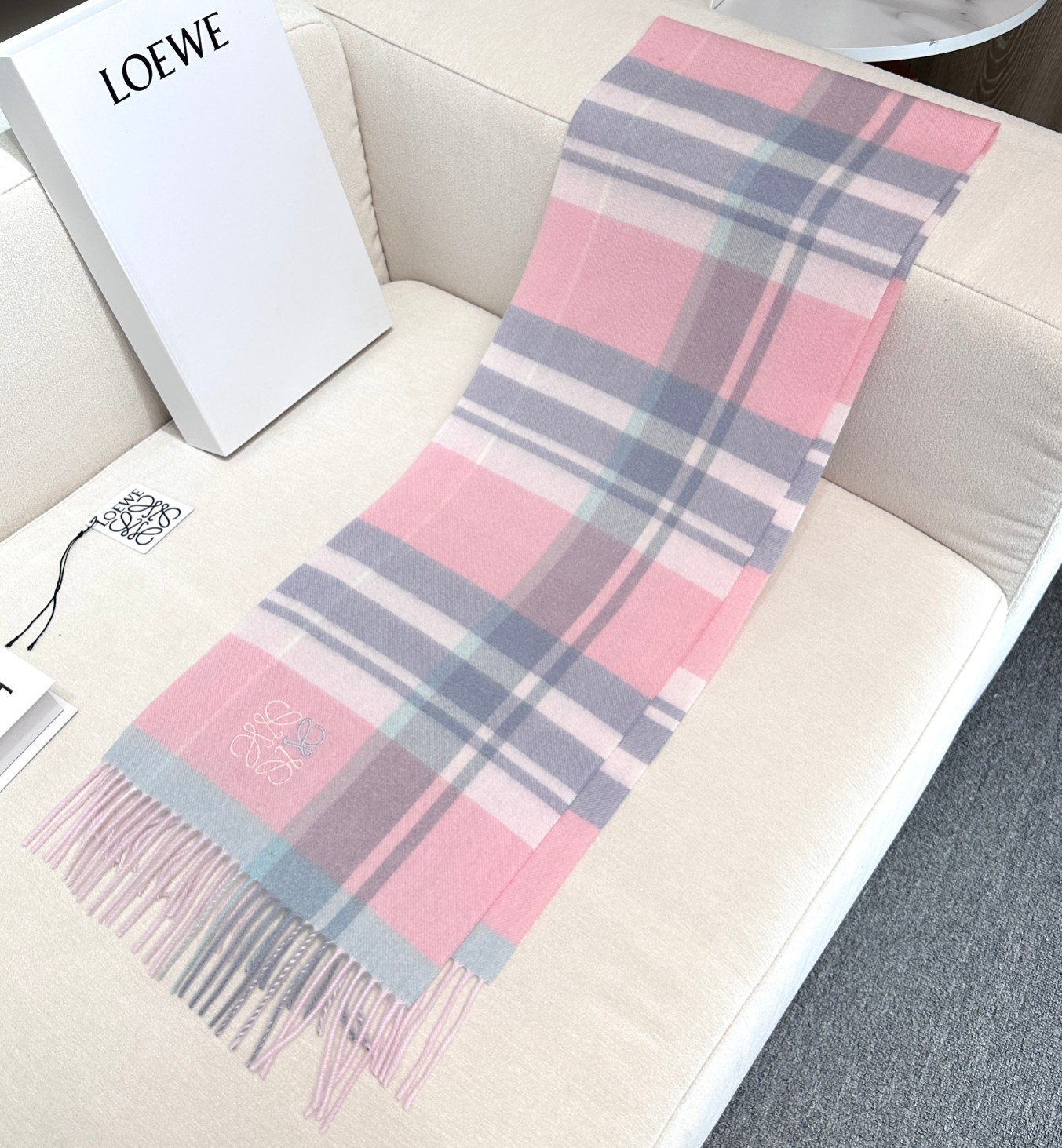 新款到！百分之百山羊绒！2025年罗意微难得的高端女款，非常正的女士围巾~面料大爱，非常柔软细腻舒服‼大