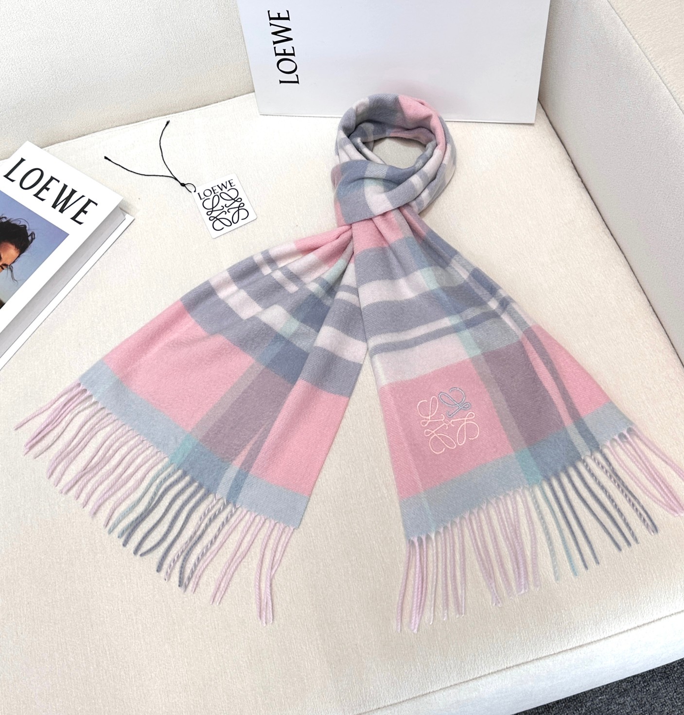 新款到！百分之百山羊绒！2025年罗意微难得的高端女款，非常正的女士围巾~面料大爱，非常柔软细腻舒服‼大