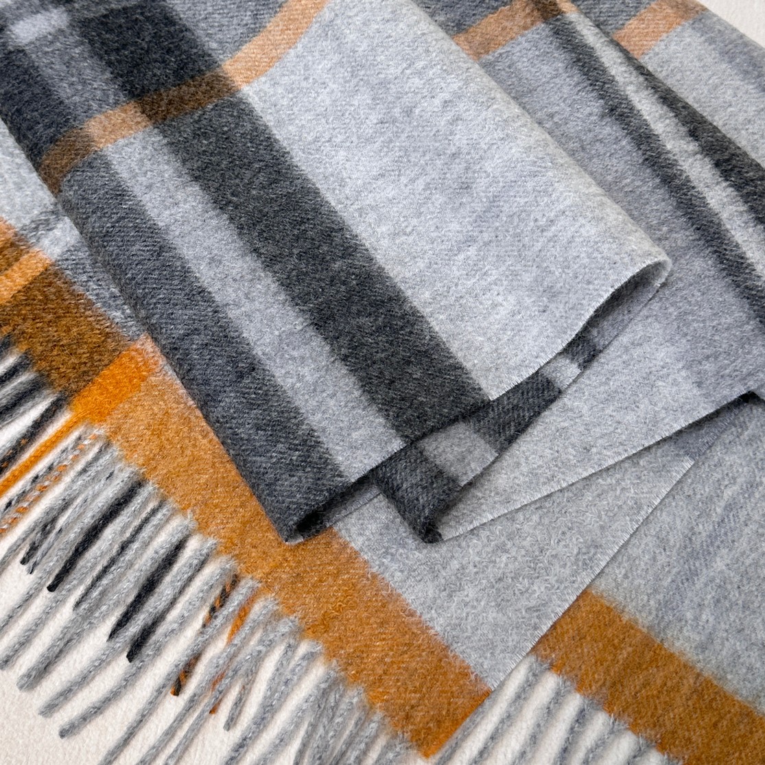 新款到！百分之百山羊绒！2025年罗意微难得的高端女款，非常正的女士围巾~面料大爱，非常柔软细腻舒服‼大