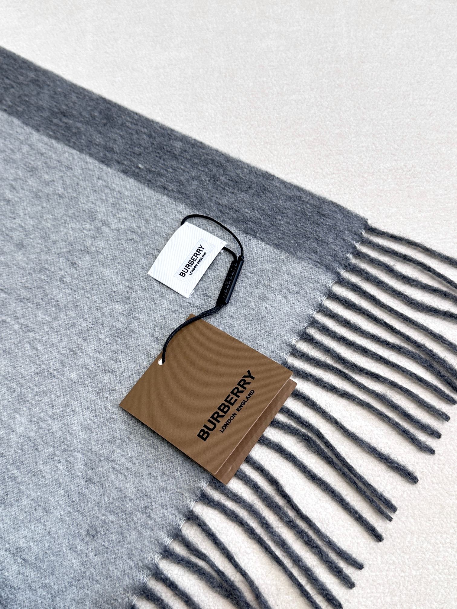 🔥 巴宝莉【刺绣战马】2024 最新款男女通用情侣款👫重磅推荐💥 经典的格子，永不过时🔥非常保暖柔软亲肤