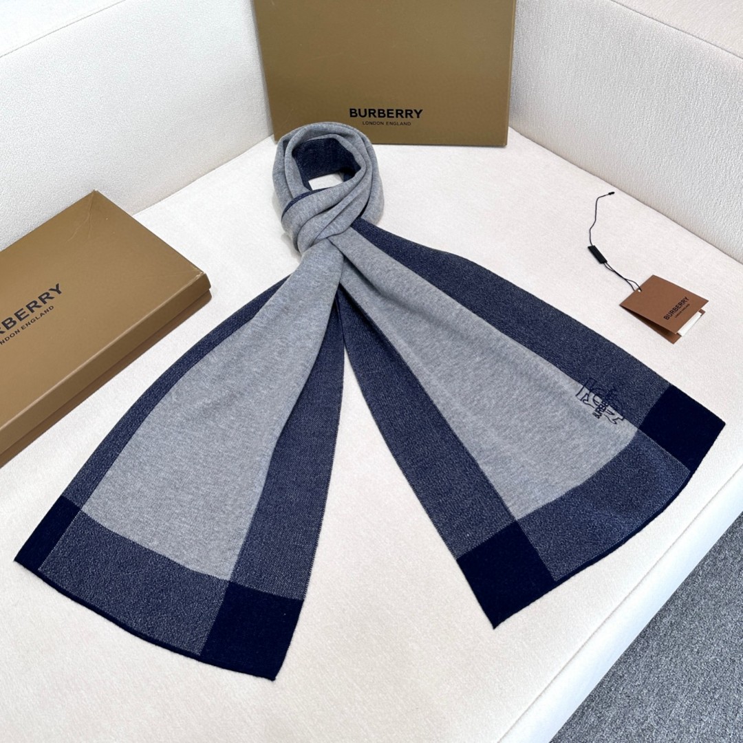 Burberry爆款上新 高端男士围巾👍【TB羊绒格纹】独家牛货🐂 奢华尽在尺寸之间，高端品质‼️具有超