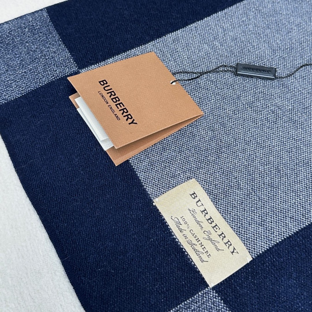 Burberry爆款上新 高端男士围巾👍【TB羊绒格纹】独家牛货🐂 奢华尽在尺寸之间，高端品质‼️具有超