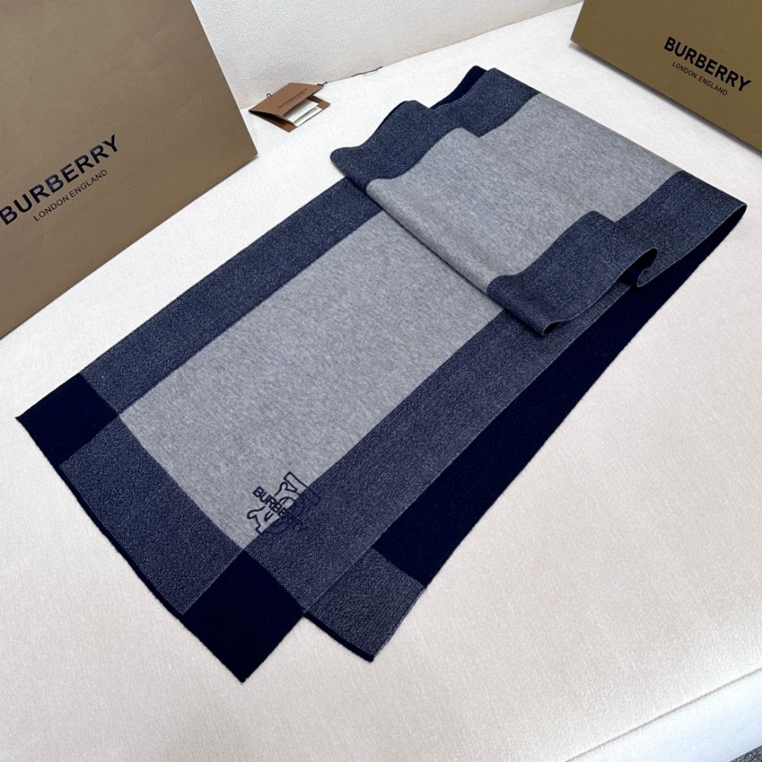 Burberry爆款上新 高端男士围巾👍【TB羊绒格纹】独家牛货🐂 奢华尽在尺寸之间，高端品质‼️具有超