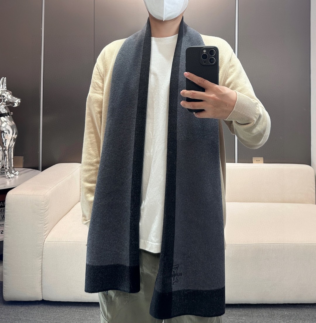 Burberry爆款上新 高端男士围巾👍【TB羊绒格纹】独家牛货🐂 奢华尽在尺寸之间，高端品质‼️具有超