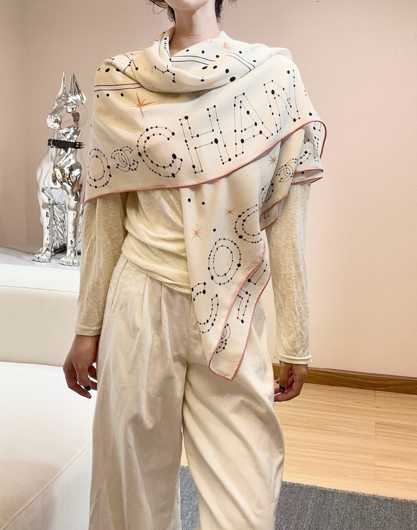 Chanel ~25秋冬新品~【十二星座系列】【140双面丝毛披肩】手工卷边丝毛方巾(30%桑蚕丝70%