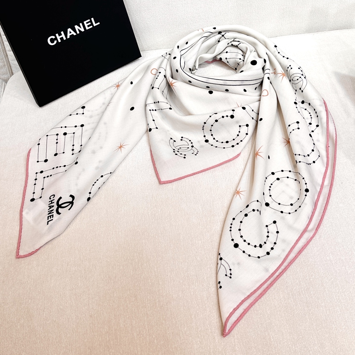 Chanel ~25秋冬新品~【十二星座系列】【140双面丝毛披肩】手工卷边丝毛方巾(30%桑蚕丝70%