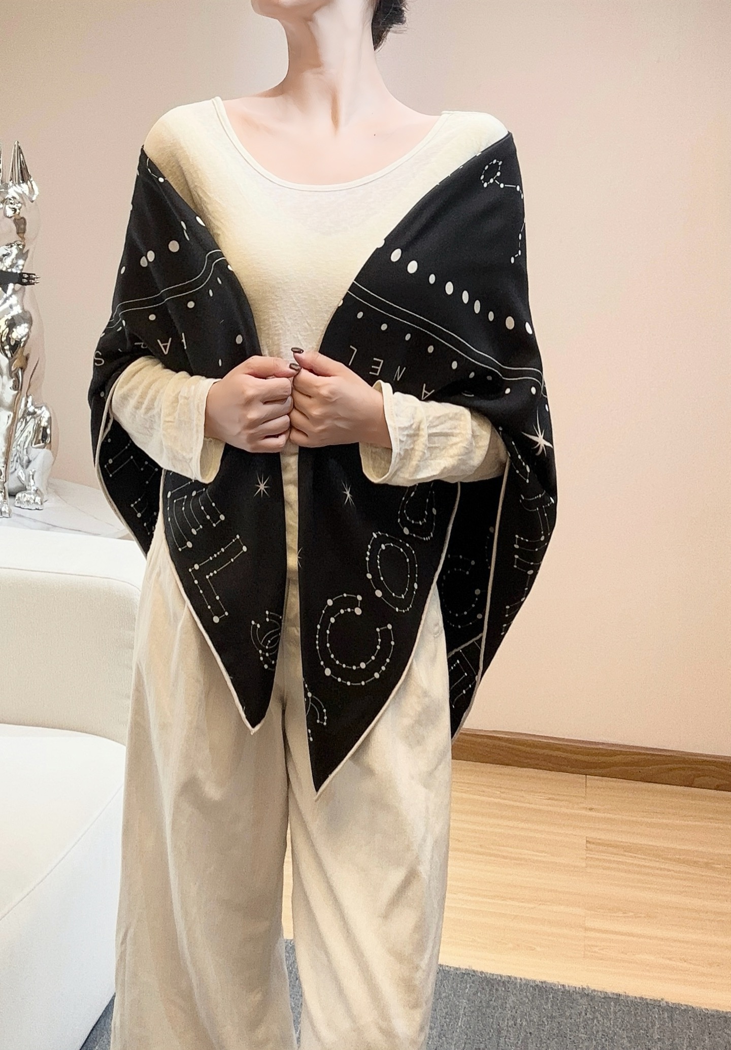 Chanel ~25秋冬新品～【十二星座系列】【140双面丝毛披肩】手工卷边丝毛方巾（30%桑蚕丝70%