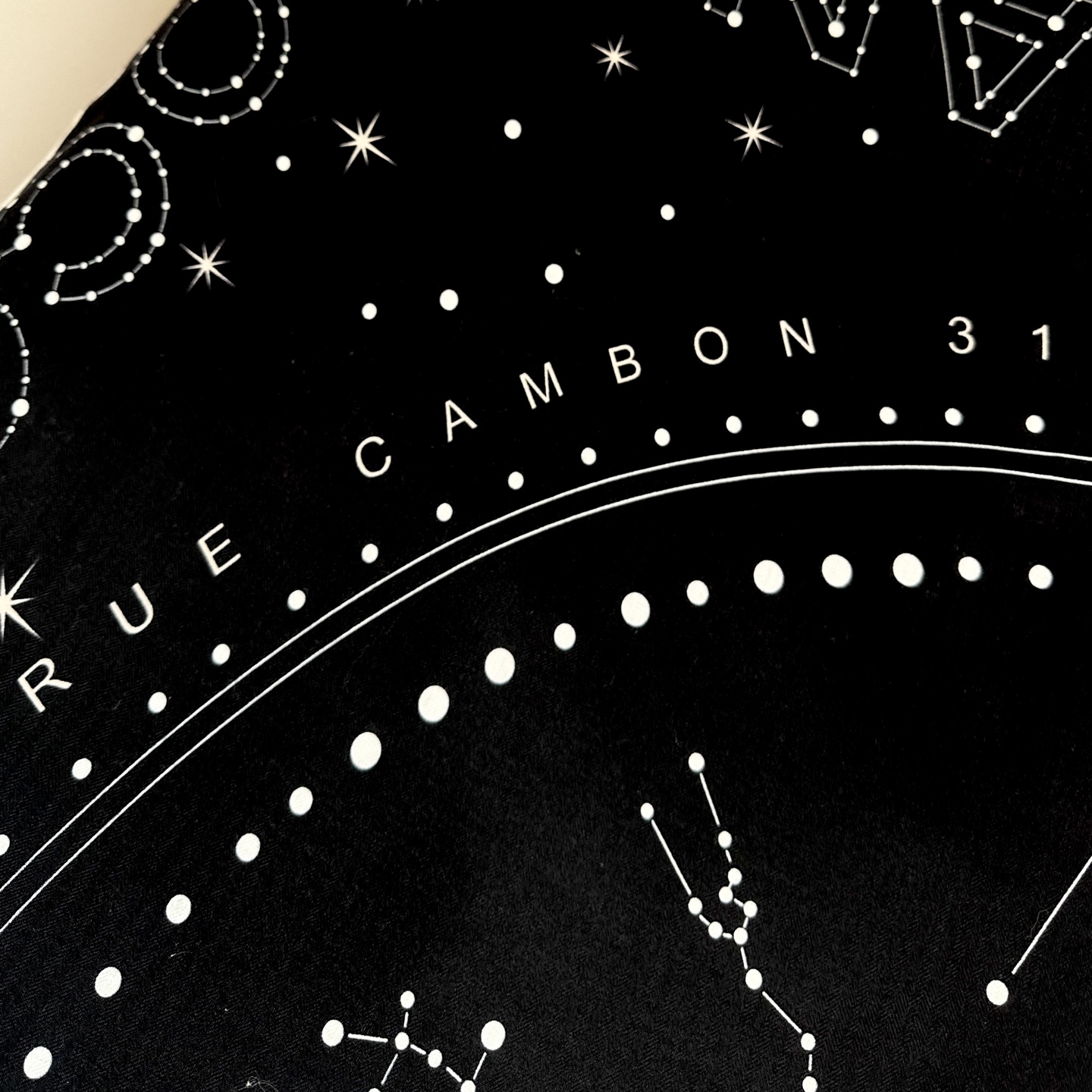 Chanel ~25秋冬新品～【十二星座系列】【140双面丝毛披肩】手工卷边丝毛方巾（30%桑蚕丝70%