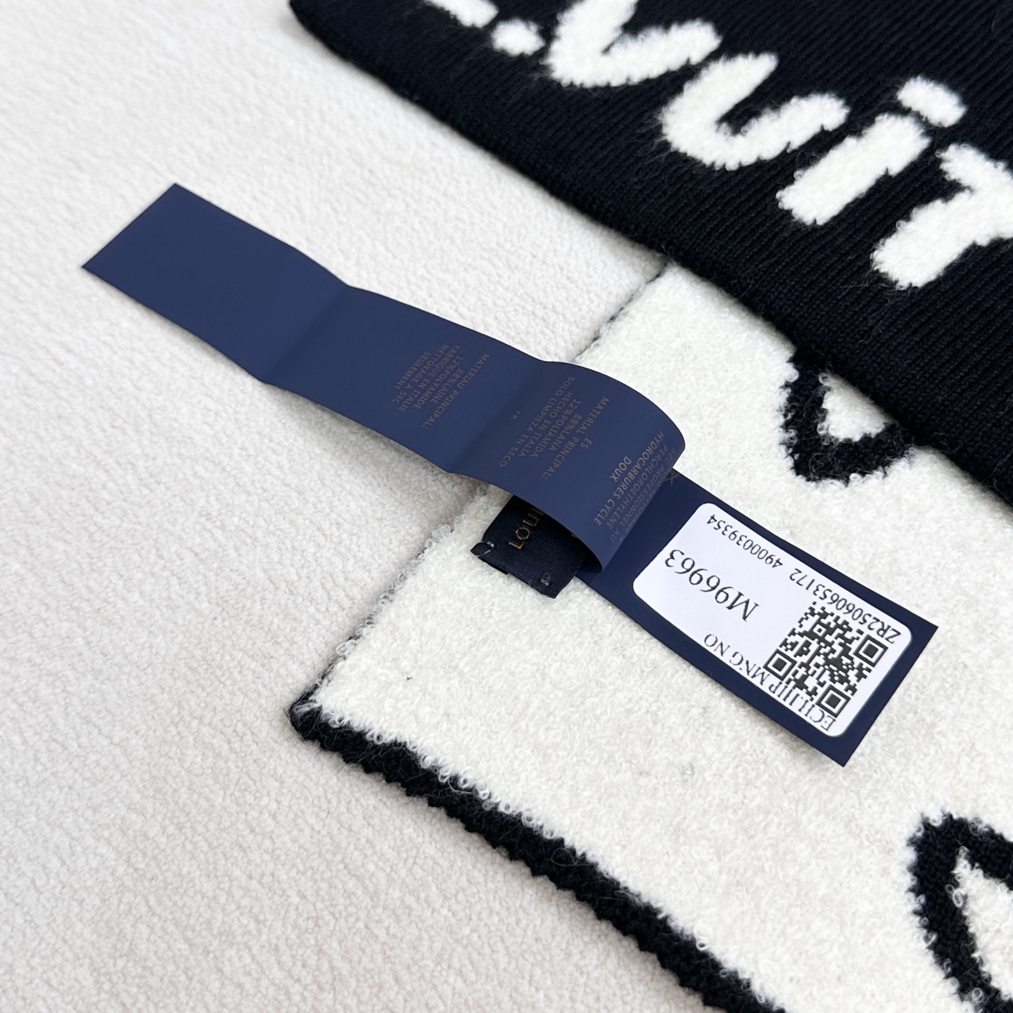 上新❤️Lv这款是今年的新款🆕小红书爆款！对码对标！自带芯片，型号M96963 ，男女通用款，今年Lv围