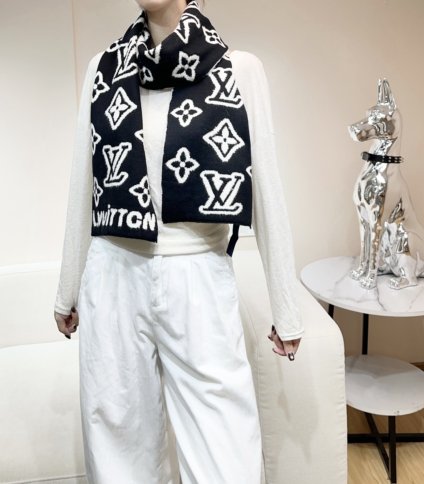 上新❤️Lv这款是今年的新款🆕小红书爆款！对码对标！自带芯片，型号M96963 ，男女通用款，今年Lv围