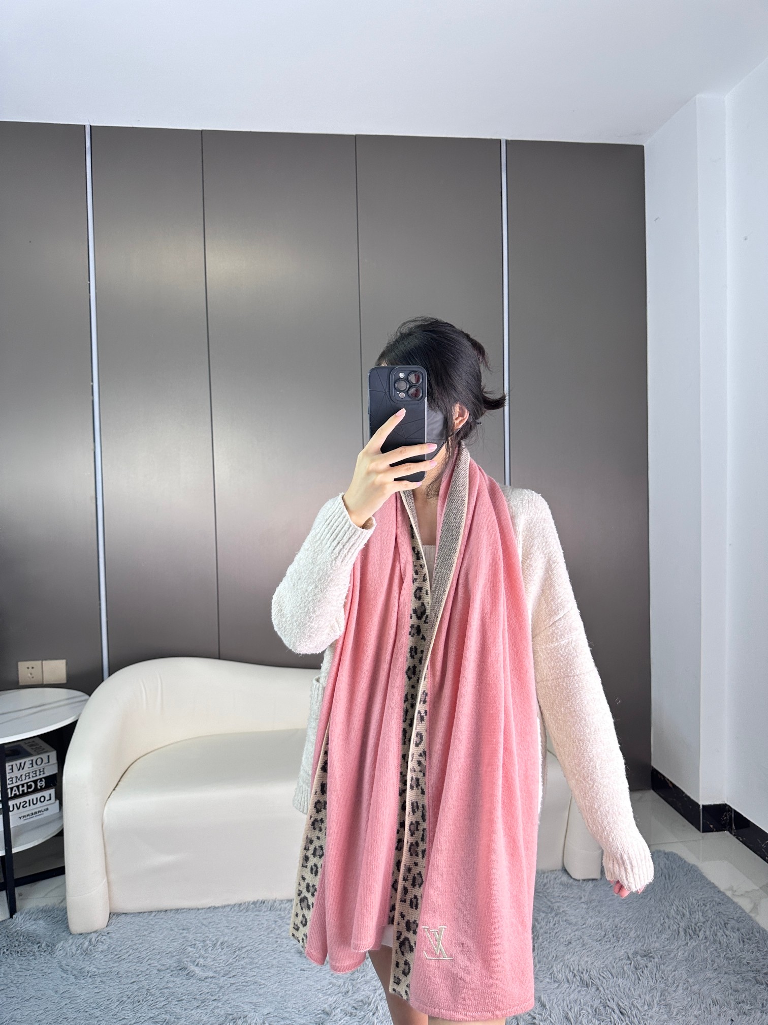 2025年🆕Louis Vuitton 🔜即将又会生火的爆款【驴家豹纹边框羊绒针织披肩】❗️出口美国的订