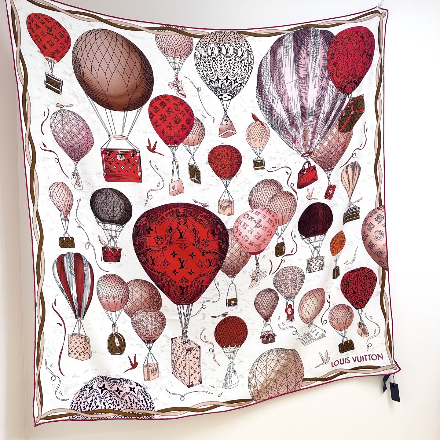 上新💓2025春款上新LV驴家专柜最新款巜土耳其热气球》😘💍实物真心美 🎀披肩配以印花💓💃🏻无论设计喷绘