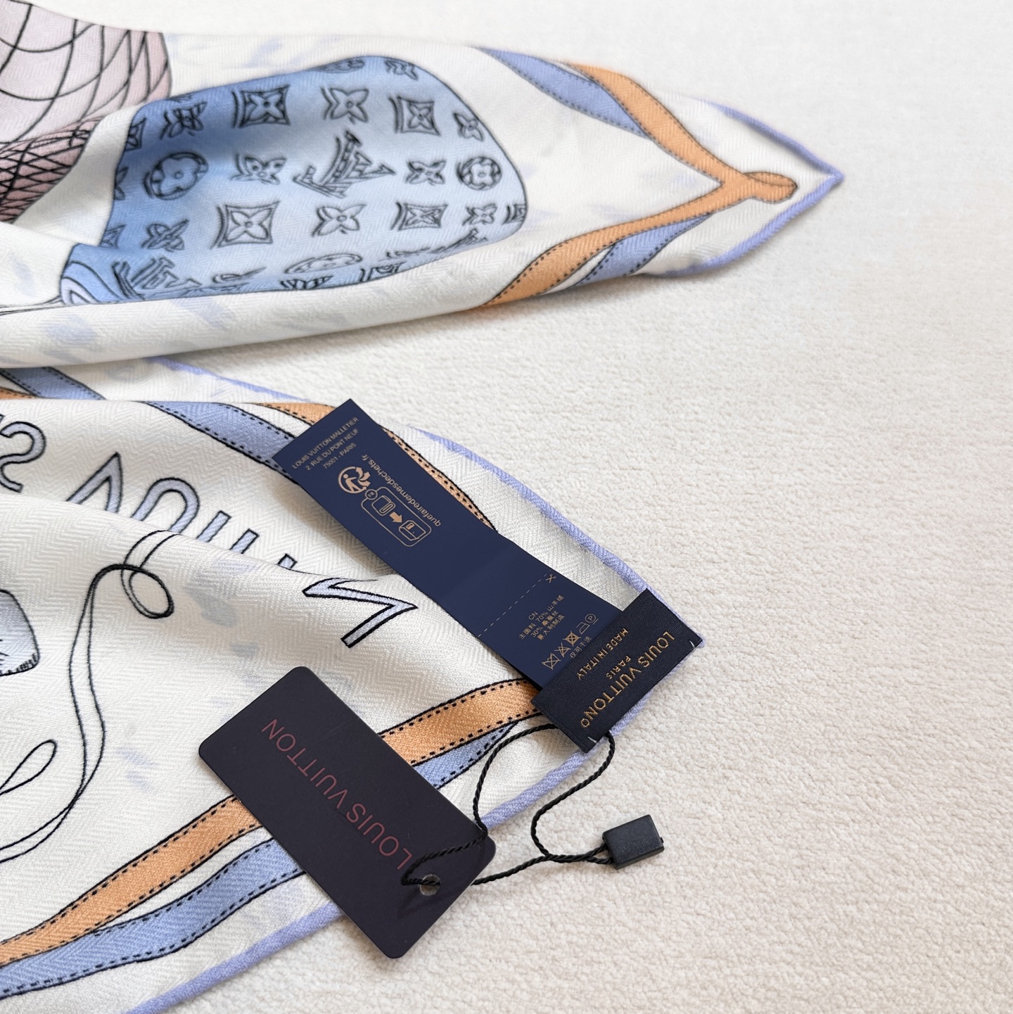 上新💓2025春款上新LV驴家专柜最新款巜土耳其热气球》😘💍实物真心美 🎀披肩配以印花💓💃🏻无论设计喷绘