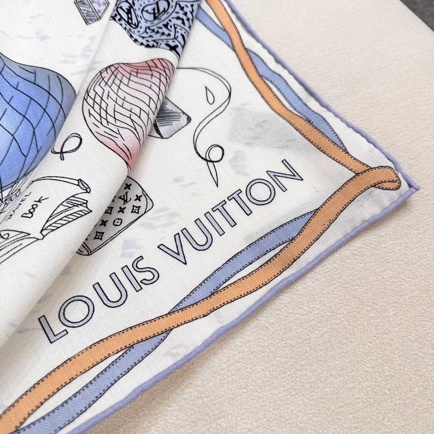 上新💓2025春款上新LV驴家专柜最新款巜土耳其热气球》😘💍实物真心美 🎀披肩配以印花💓💃🏻无论设计喷绘