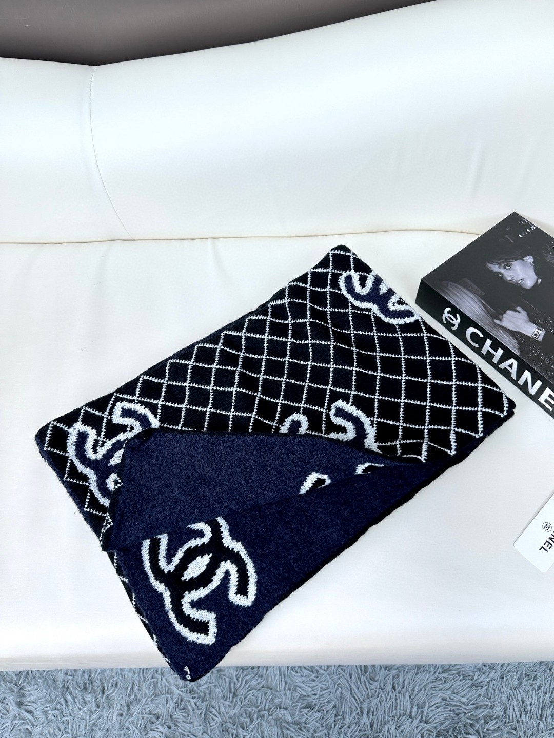 。高版本 对版颜色 黑长卡其灰来咯🥰🥰看细节颜色一看到达人在晒这条24年秋冬最新款Chanel 就马上打