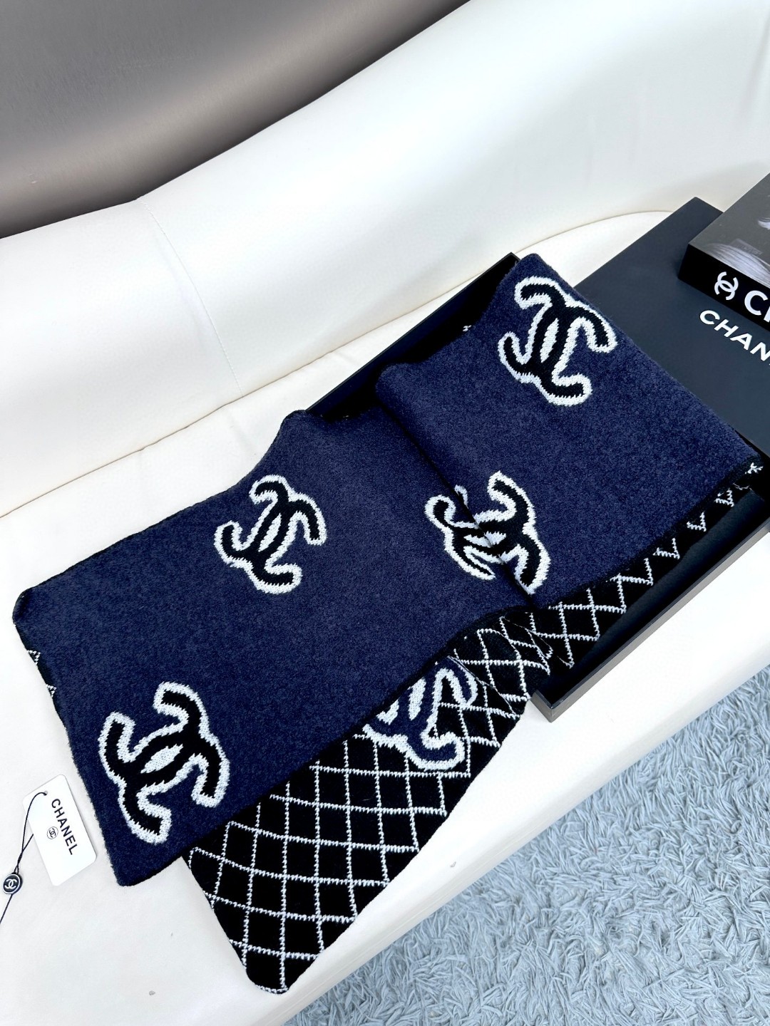 。高版本 对版颜色 黑长卡其灰来咯🥰🥰看细节颜色一看到达人在晒这条24年秋冬最新款Chanel 就马上打