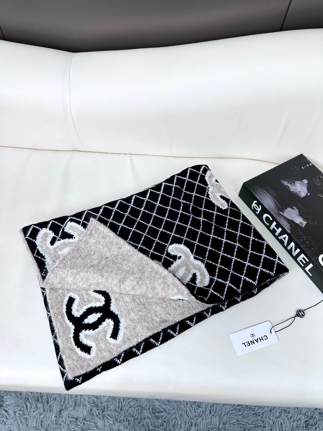 。高版本 对版颜色 黑长卡其灰来咯🥰🥰看细节颜色一看到达人在晒这条24年秋冬最新款Chanel 就马上打