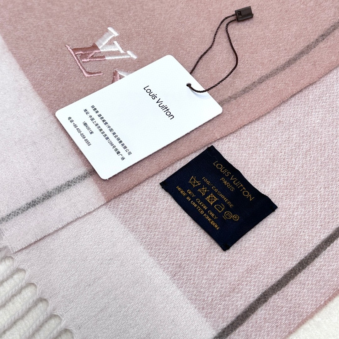 怒赞自留，难得的高端女款‼️家属福利‼️LV非常正的男女围巾~面料大爱，非常柔软细腻舒服，‼️大气简约，