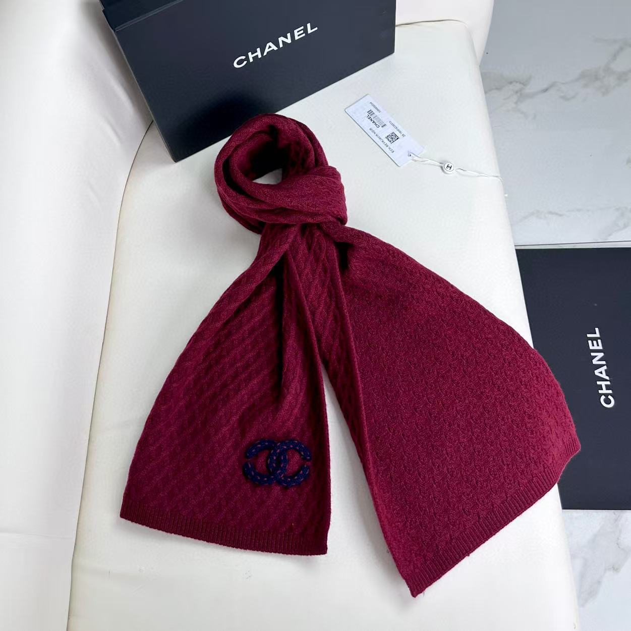 🛒𝐍𝐄𝐖 · 2025/香奈儿针织新品！独家高品质！香奶奶家顶配款！菱形格logo围巾选用高捻度羊毛纱线