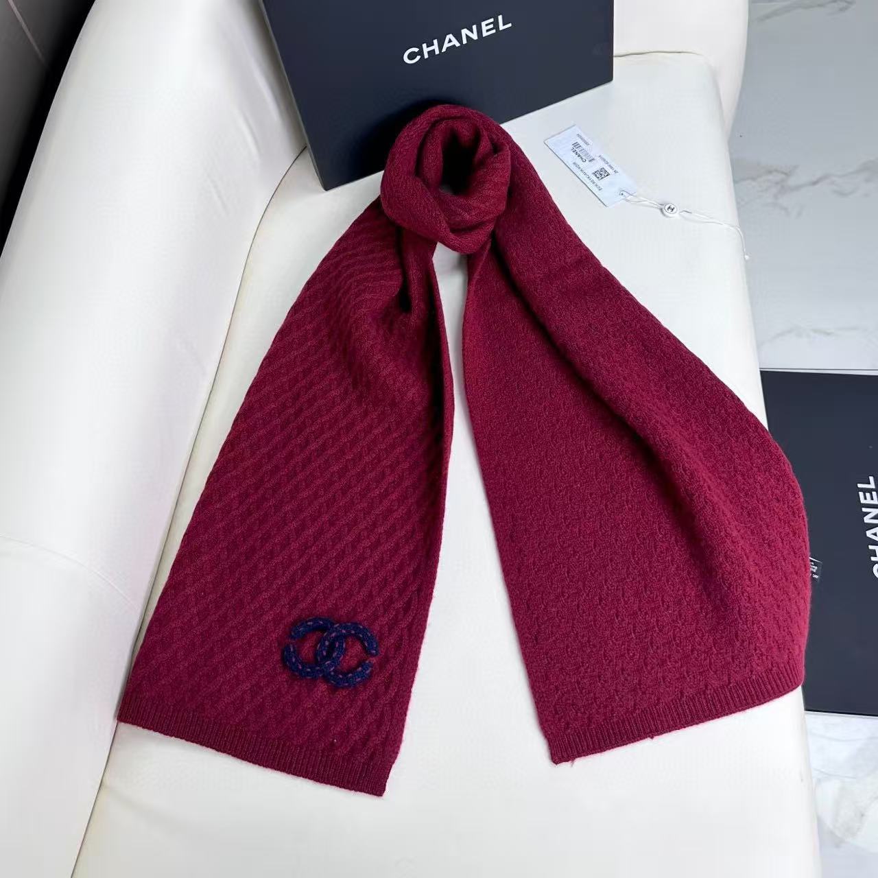 🛒𝐍𝐄𝐖 · 2025/香奈儿针织新品！独家高品质！香奶奶家顶配款！菱形格logo围巾选用高捻度羊毛纱线