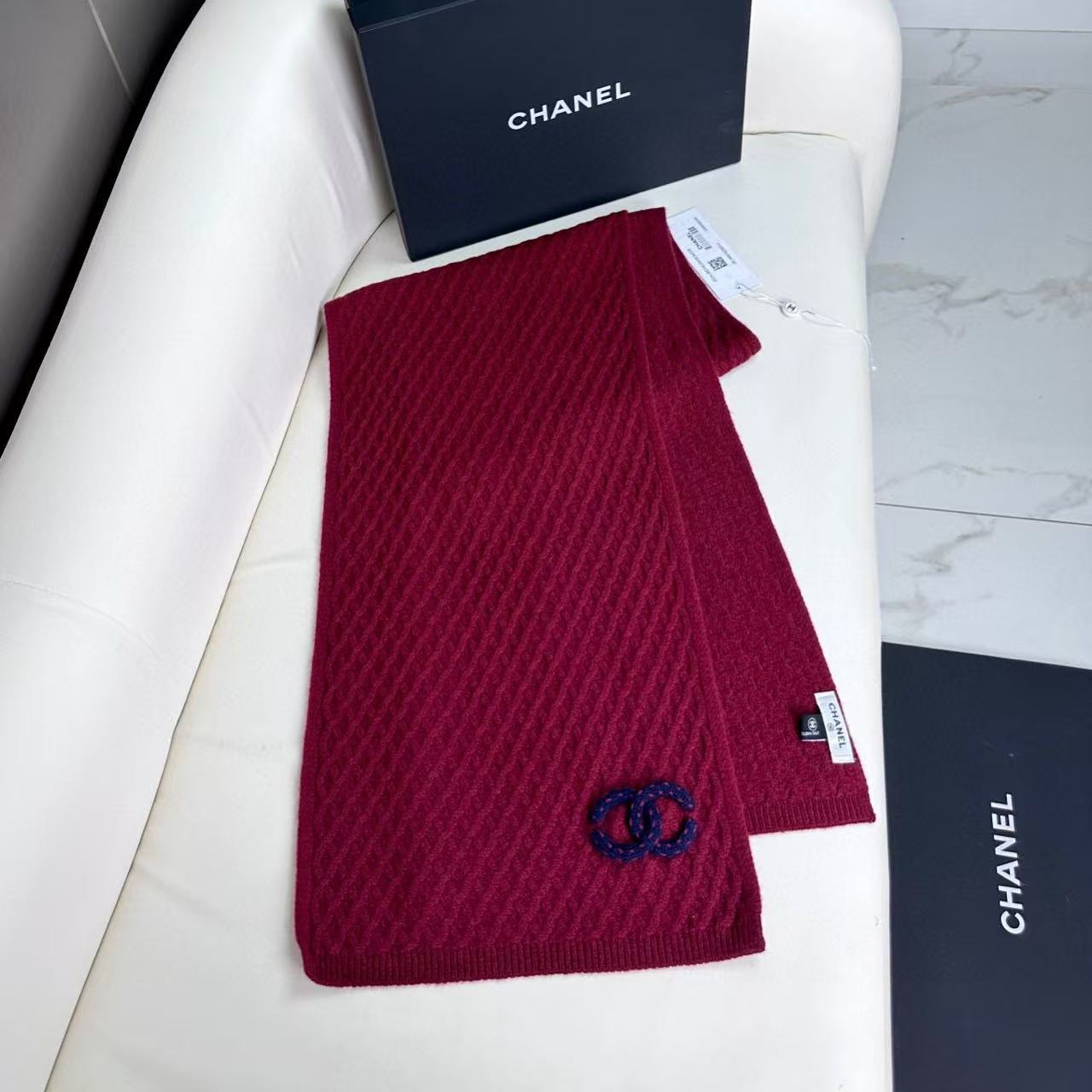 🛒𝐍𝐄𝐖 · 2025/香奈儿针织新品！独家高品质！香奶奶家顶配款！菱形格logo围巾选用高捻度羊毛纱线