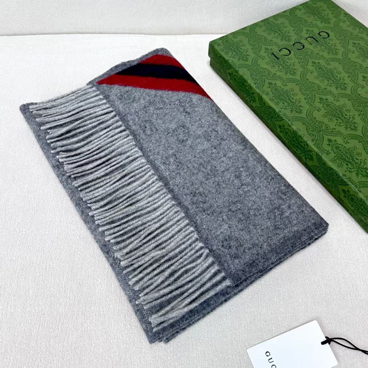 𝐆𝐮𝐜𝐜𝐢 ·新款《男士双G提花》Size：37x190cm 材质100% 美丽奴baby羊毛时尚双G提