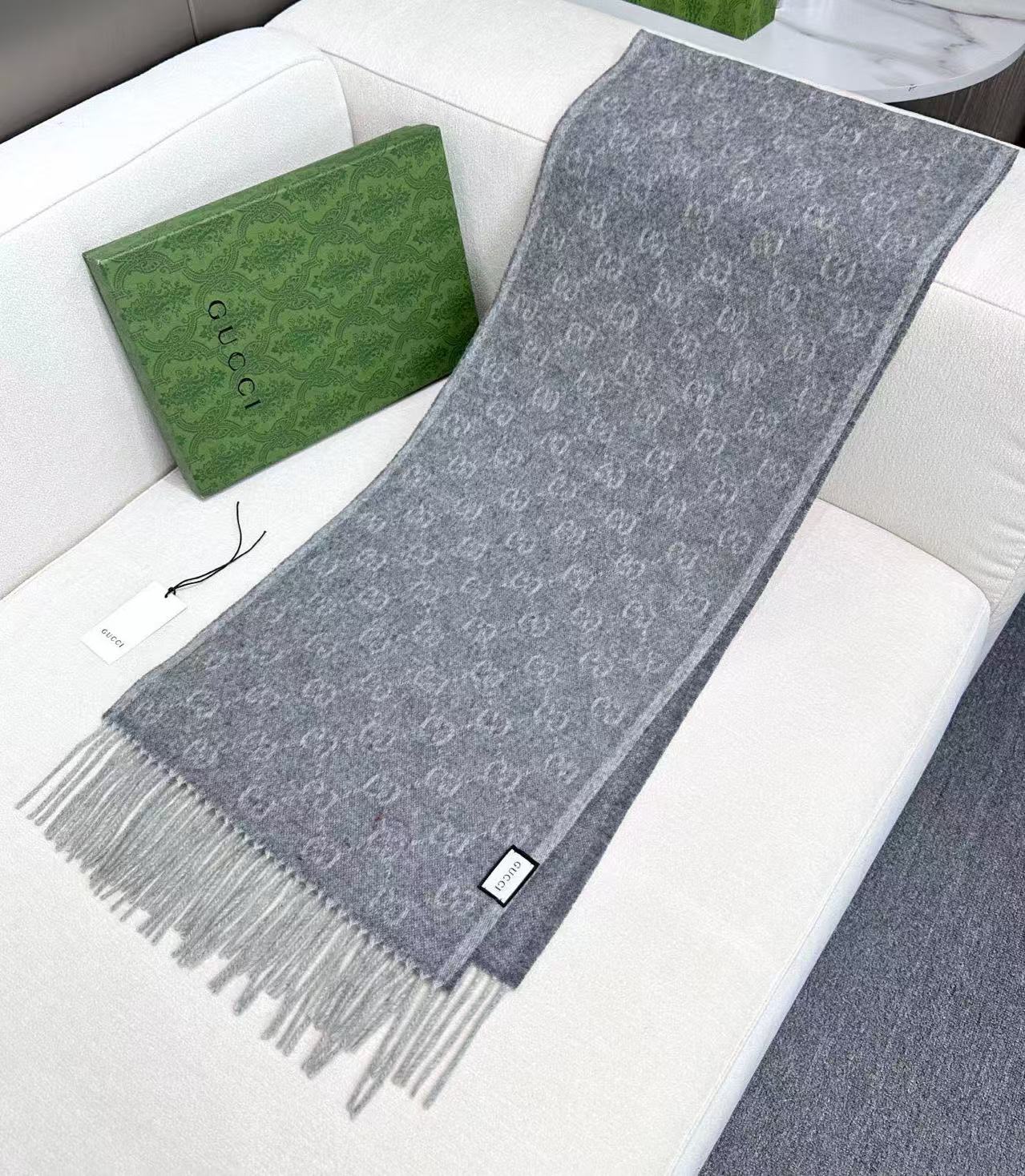 𝐆𝐮𝐜𝐜𝐢 ·新款《男士双G提花》Size：37x190cm 材质100% 美丽奴baby羊毛时尚双G提