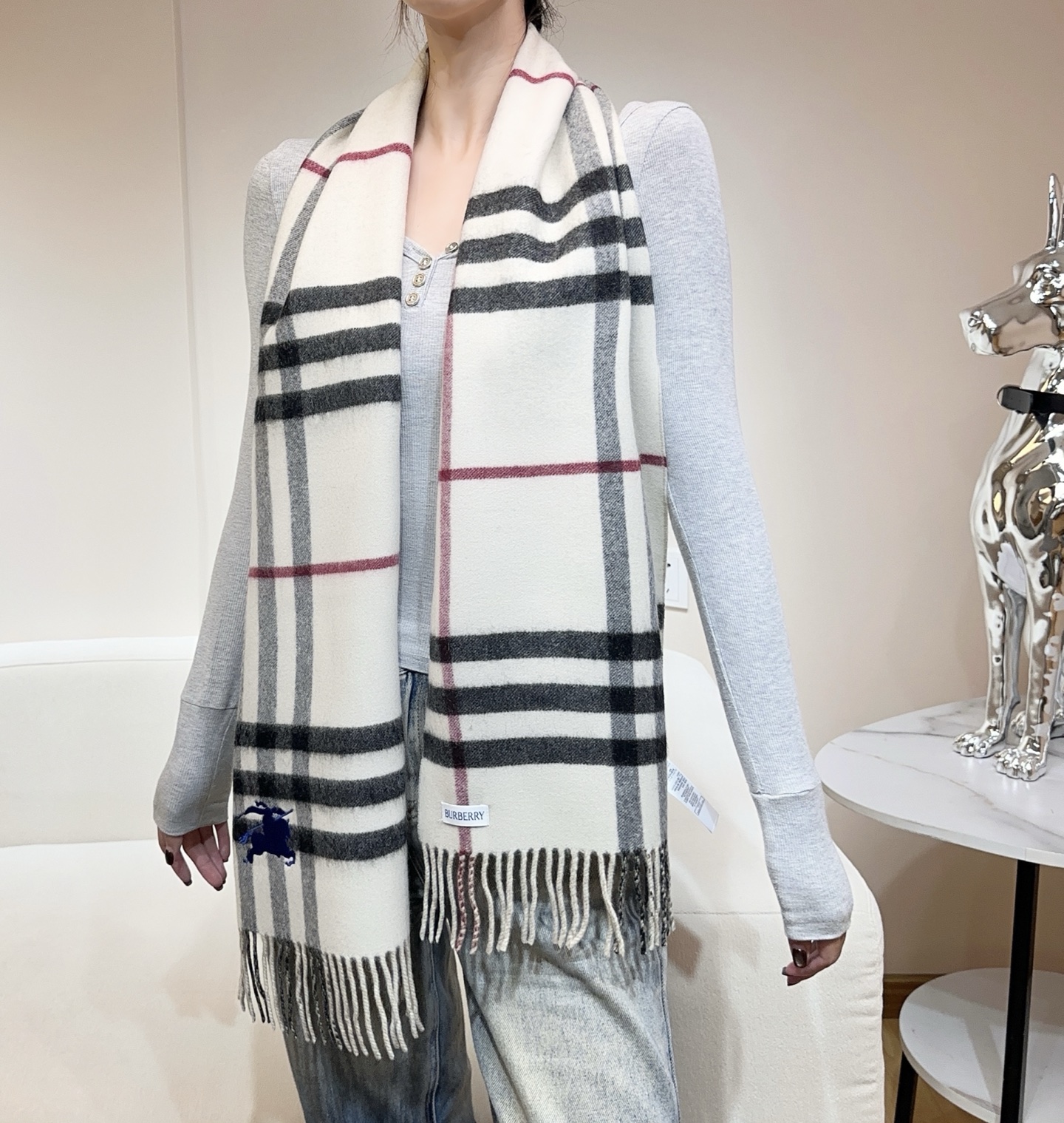 最新款 双面刺绣➕印花➕提花 大密度双面羊绒格子围巾 超高难度工艺 绝非一般coPy能做 原版开板 精致