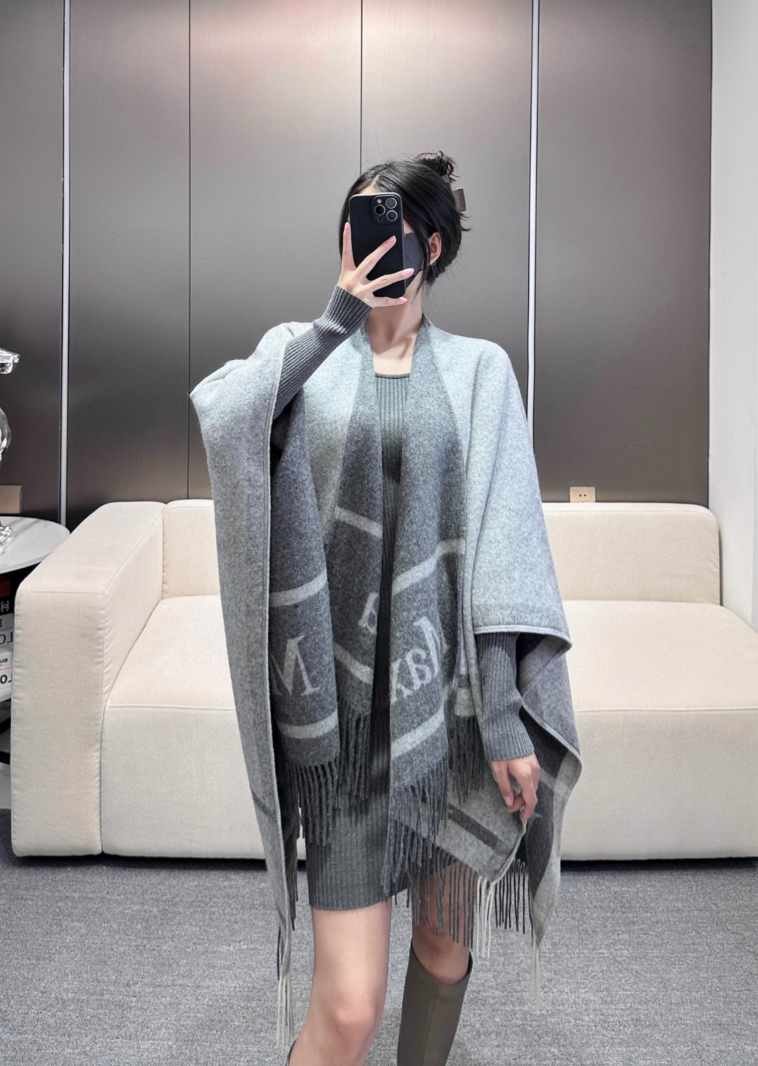 𝐌𝐚𝐱 𝐦𝐚𝐫𝐚 双面斗篷‼️原单品质牛货,气质的没有争议‼️本年度最in的走秀斗篷🤙🏻百搭的无敌的那种