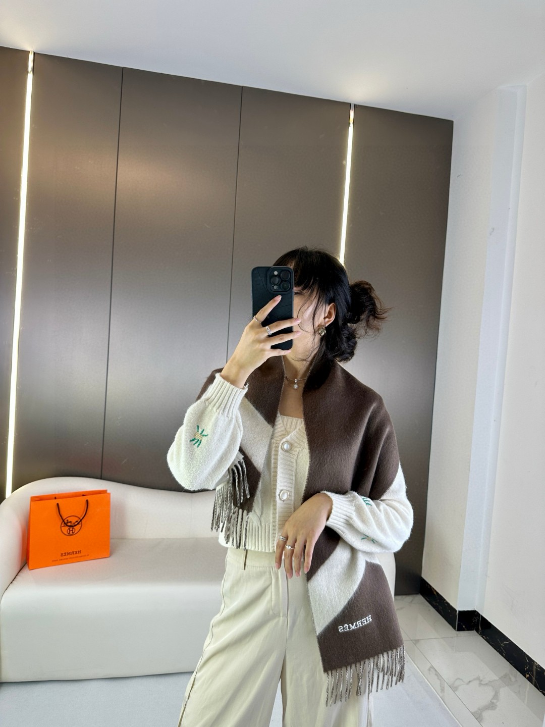 大H【双面提花加厚流苏小围巾】且买且珍惜，都是出口订单所以比较难遇❤东西讲究少而精。好看的一定要收这款H