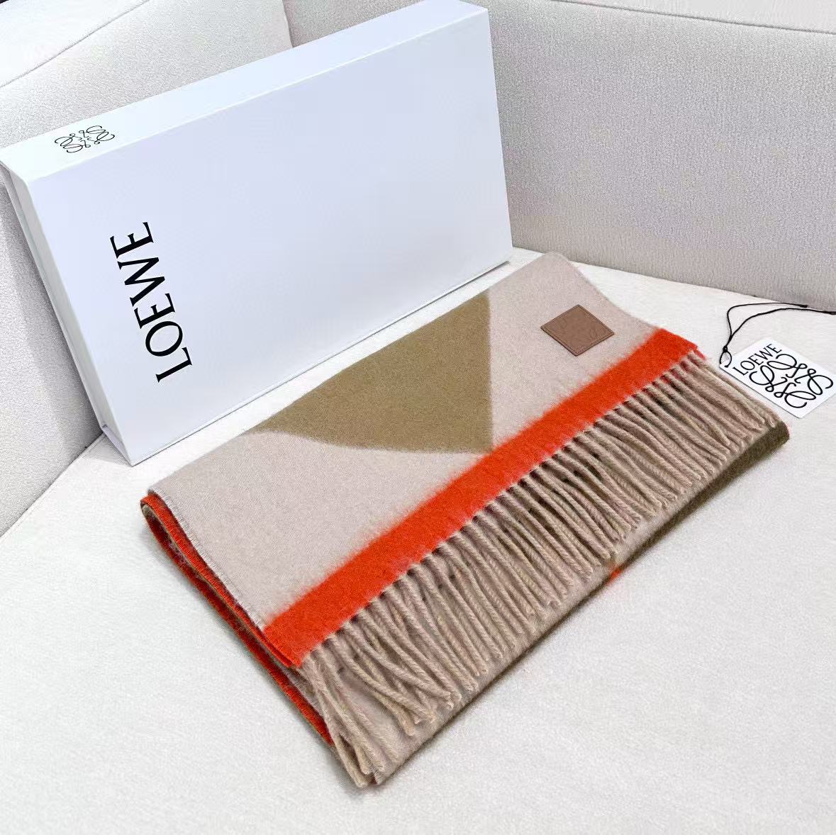 新款罗意威，很幸運拿到這個品牌的東西，真的不多見，很少在國內做訂單，款式真的少的可怜❗️❗️❗️羅意威作