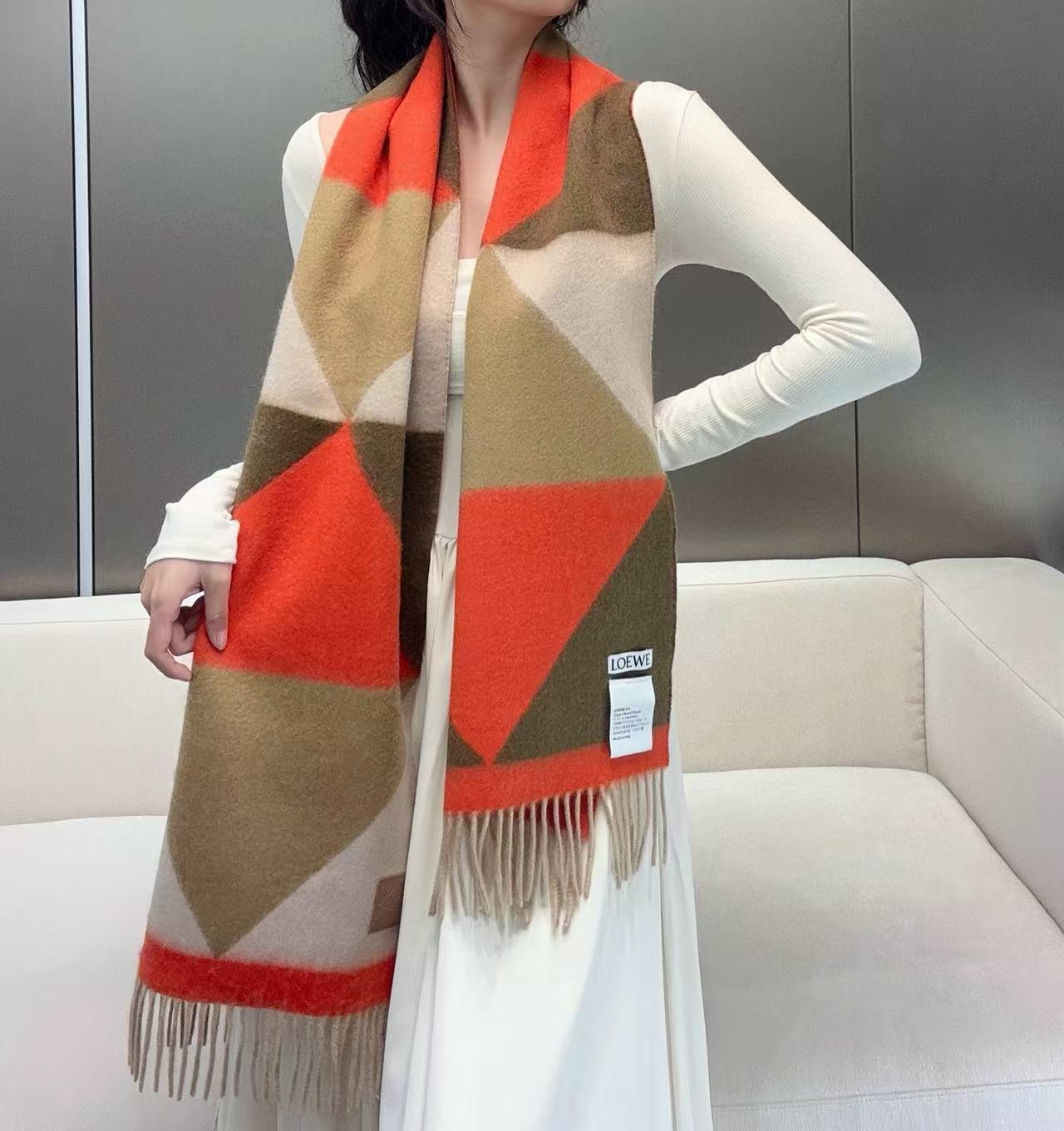 新款罗意威，很幸運拿到這個品牌的東西，真的不多見，很少在國內做訂單，款式真的少的可怜❗️❗️❗️羅意威作