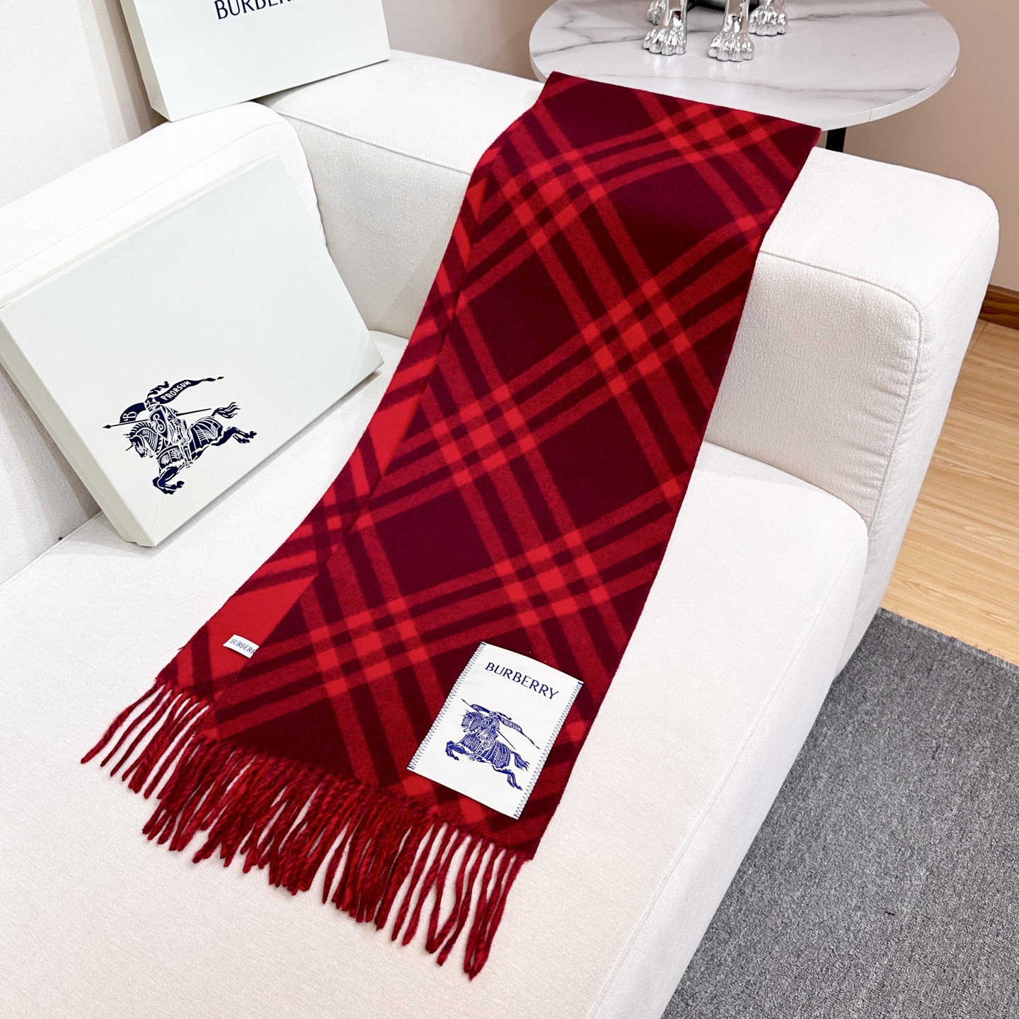 2026怒推走量新款🎊巴宝莉官网最新款💥 100%顶级双面山羊绒材质🔥非常保暖👑 柔软亲肤，不扎脖😍经典