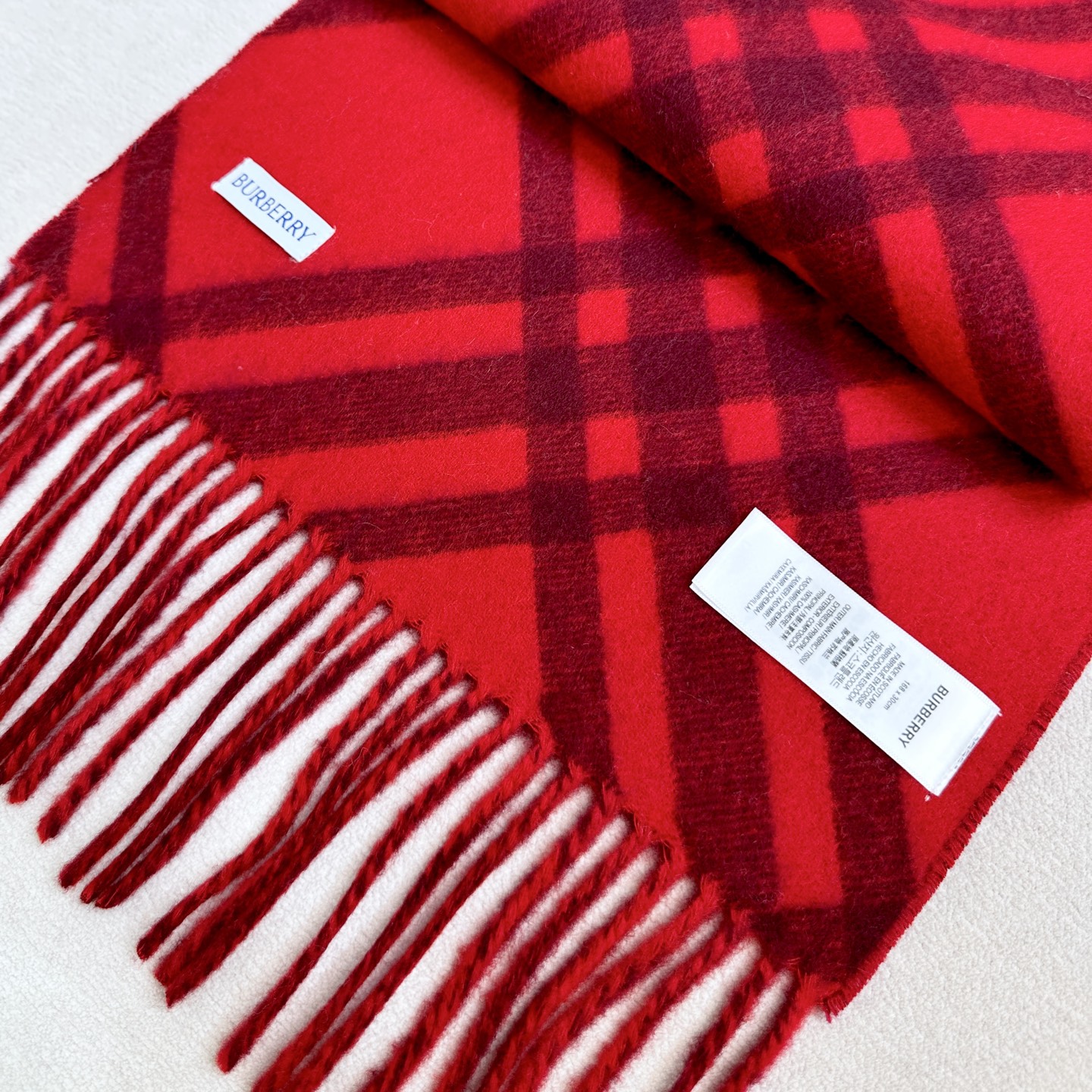 2026怒推走量新款🎊巴宝莉官网最新款💥 100%顶级双面山羊绒材质🔥非常保暖👑 柔软亲肤，不扎脖😍经典