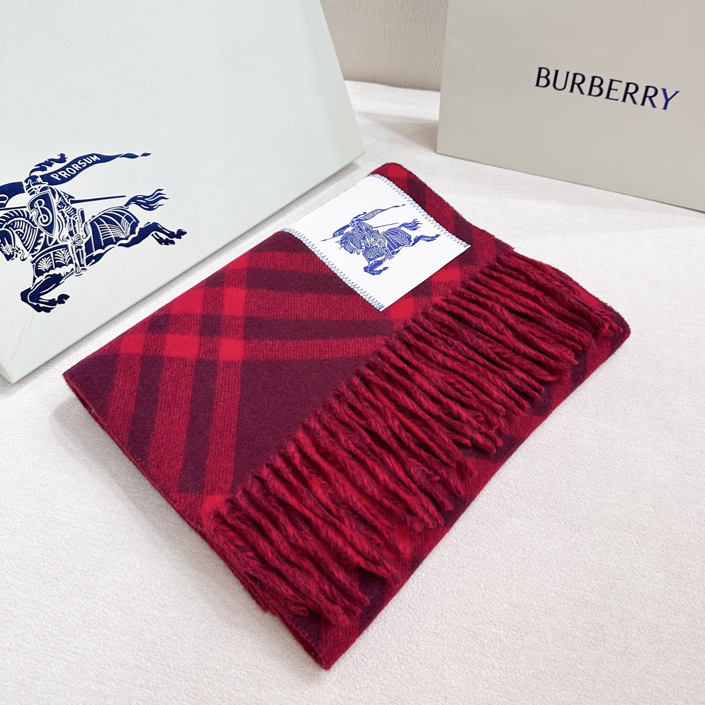 2026怒推走量新款🎊巴宝莉官网最新款💥 100%顶级双面山羊绒材质🔥非常保暖👑 柔软亲肤，不扎脖😍经典