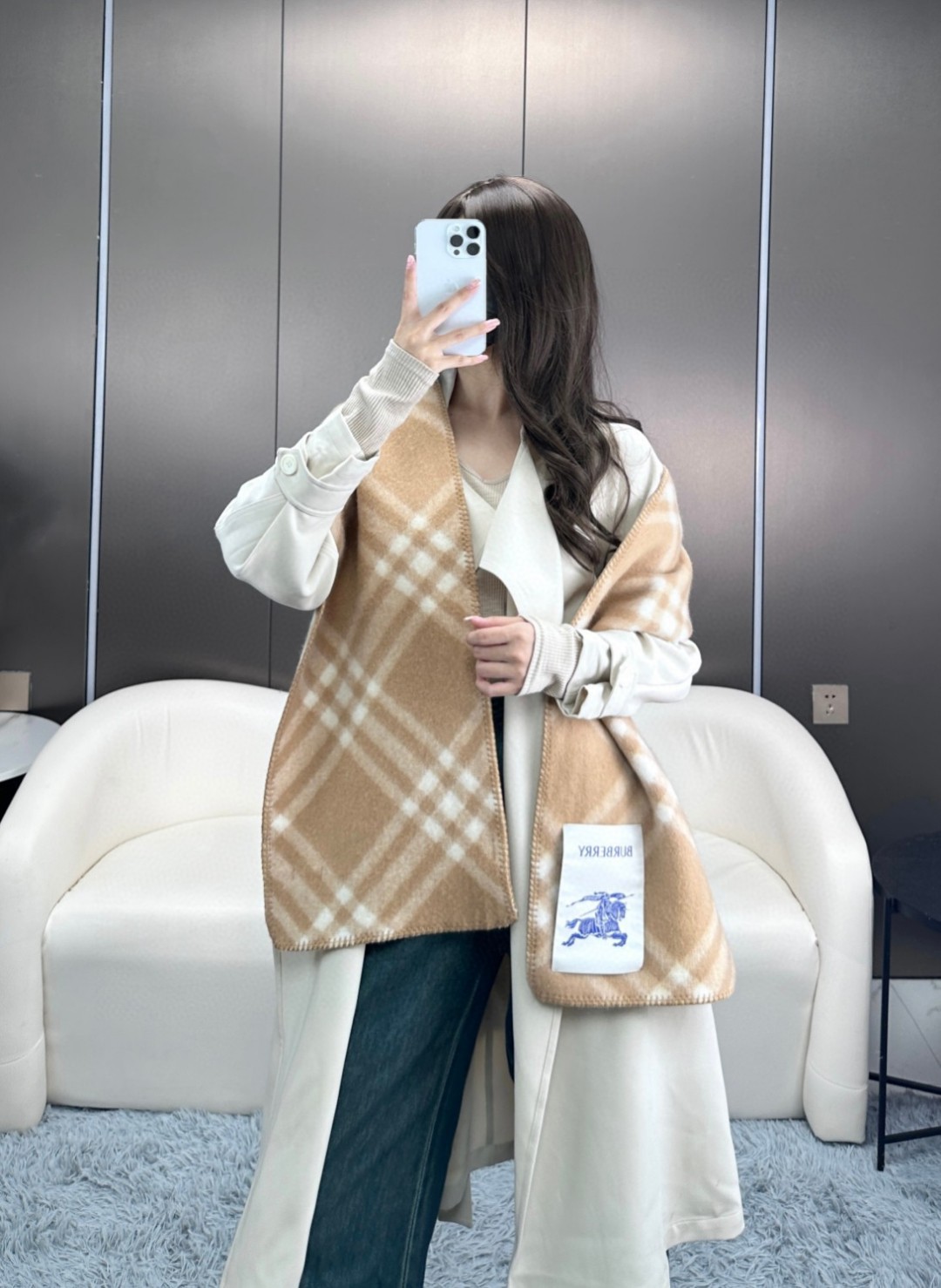 与去年帽子斗篷同一工厂订单出货，拿过的亲懂，真正的货美价优 （全智贤同款，百分百对版）Burberry可