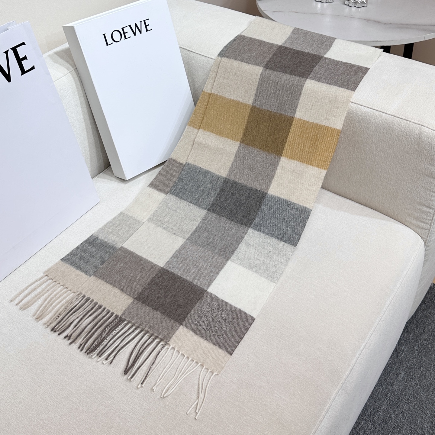 上新❤️2025年 【▪Loewe · 罗意威️难得一见的温柔配色，低调又不失优雅❗️】重点推荐，loe