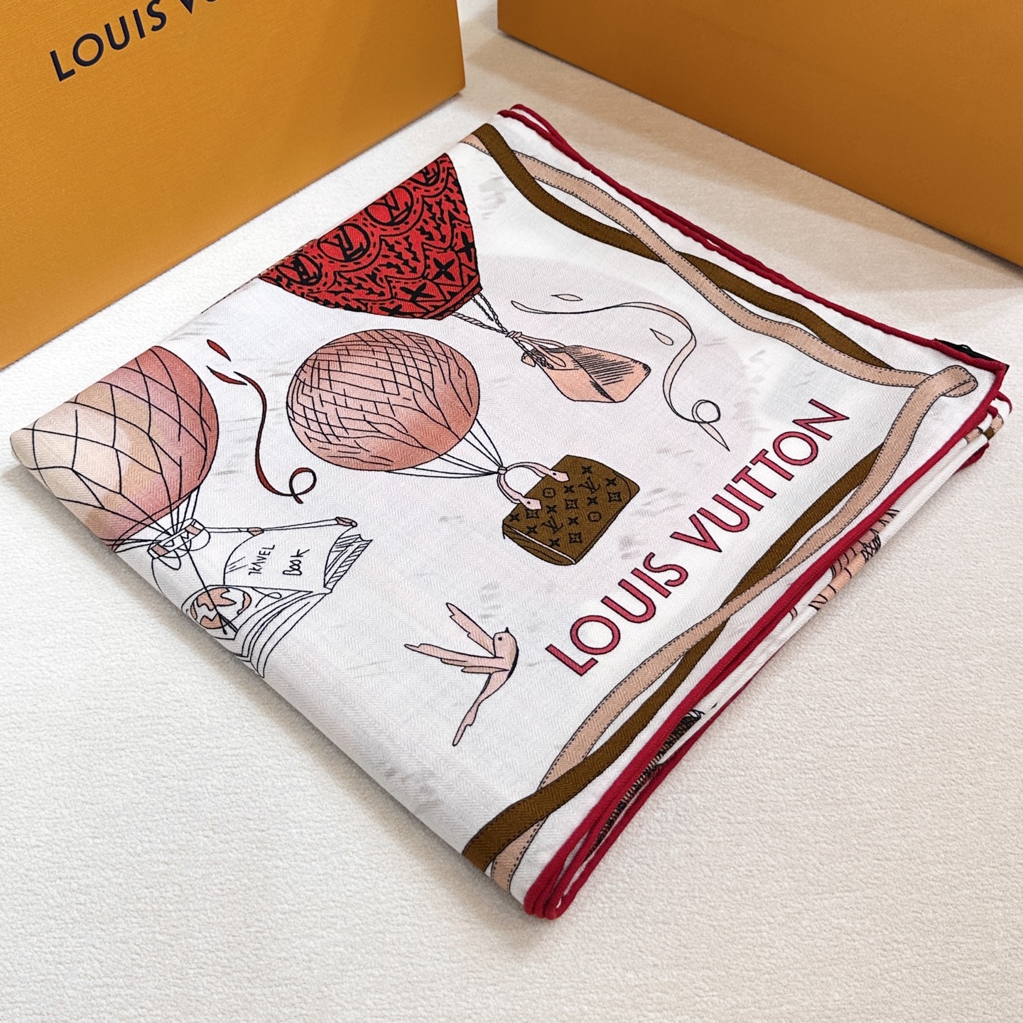 上新💓2025春款上新LV驴家专柜最新款巜土耳其热气球》😘💍实物真心美 🎀披肩配以印花💓💃🏻无论设计喷绘