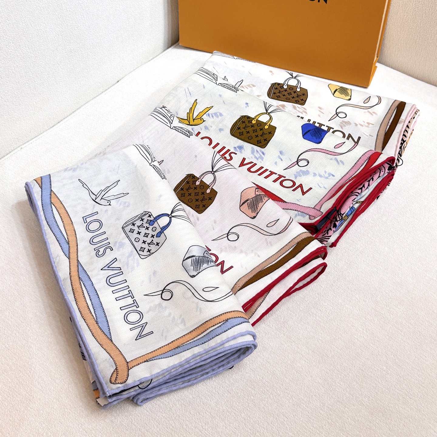 上新💓2025春款上新LV驴家专柜最新款巜土耳其热气球》😘💍实物真心美 🎀披肩配以印花💓💃🏻无论设计喷绘