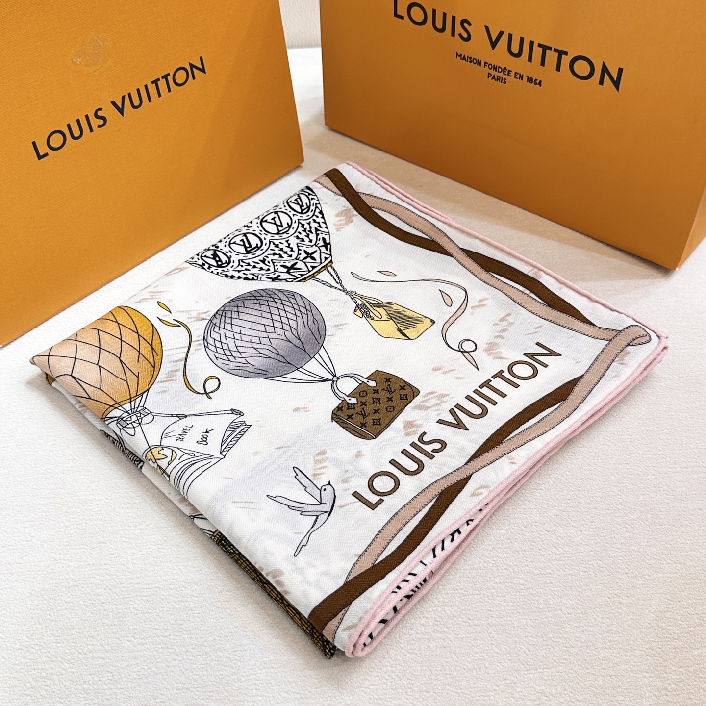 上新💓2025春款上新LV驴家专柜最新款巜土耳其热气球》😘💍实物真心美 🎀披肩配以印花💓💃🏻无论设计喷绘