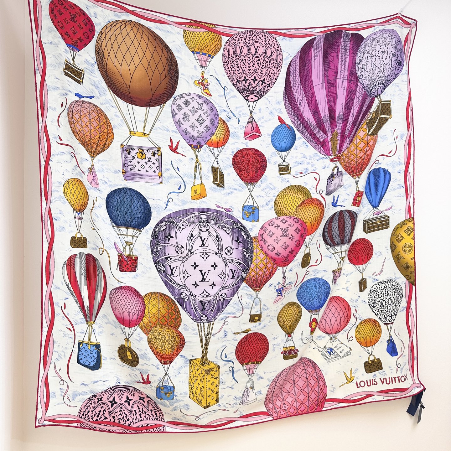 上新💓2025春款上新LV驴家专柜最新款巜土耳其热气球》😘💍实物真心美 🎀披肩配以印花💓💃🏻无论设计喷绘