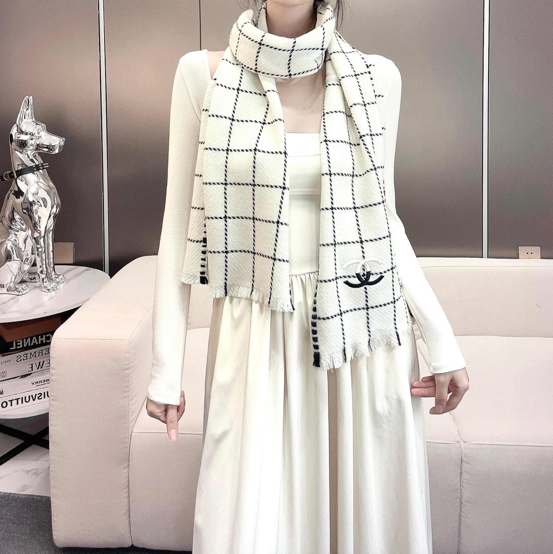 Chanel香奈儿🌾系列货 专供viP产品 ♥顶级苏格兰进口羊绒 纹路织法使围巾赋有弹性且柔软亲肤 🤩🤩