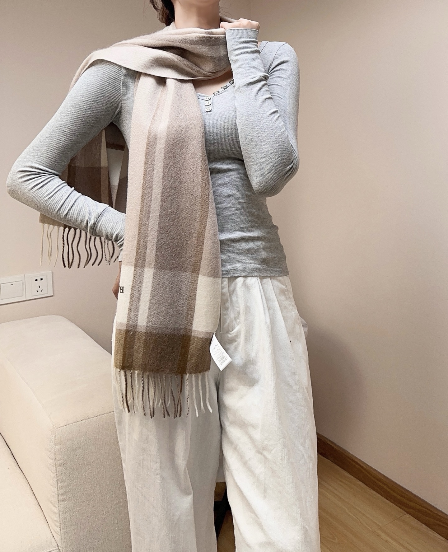 上新❤️百分之百山羊绒！2025年巴宝利难得的高端男女土围巾~面料大爱，非常柔软细腻舒服‼大气简约，超级