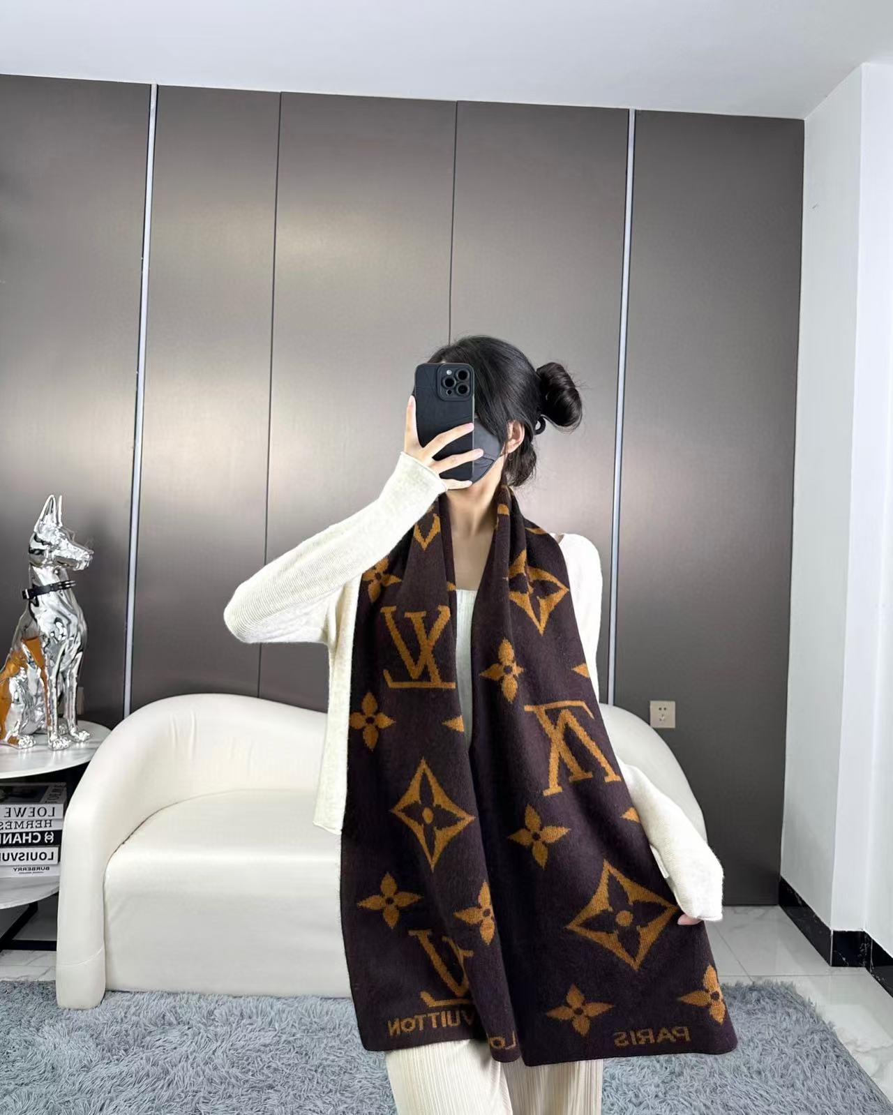 爆款上新 ！🌾最新情侣款👍👍LV 独家牛货🐂 奢华尽在尺寸之间，高端品质‼️具有超高羊绒品质才会被此品牌