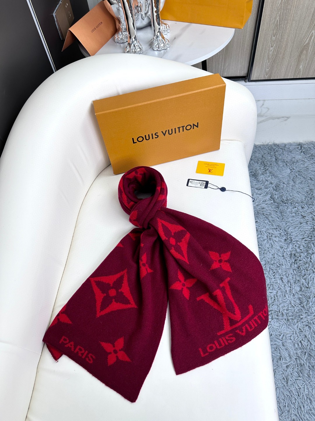 爆款上新 ！🌾最新情侣款👍👍LV 独家牛货🐂 奢华尽在尺寸之间，高端品质‼️具有超高羊绒品质才会被此品牌