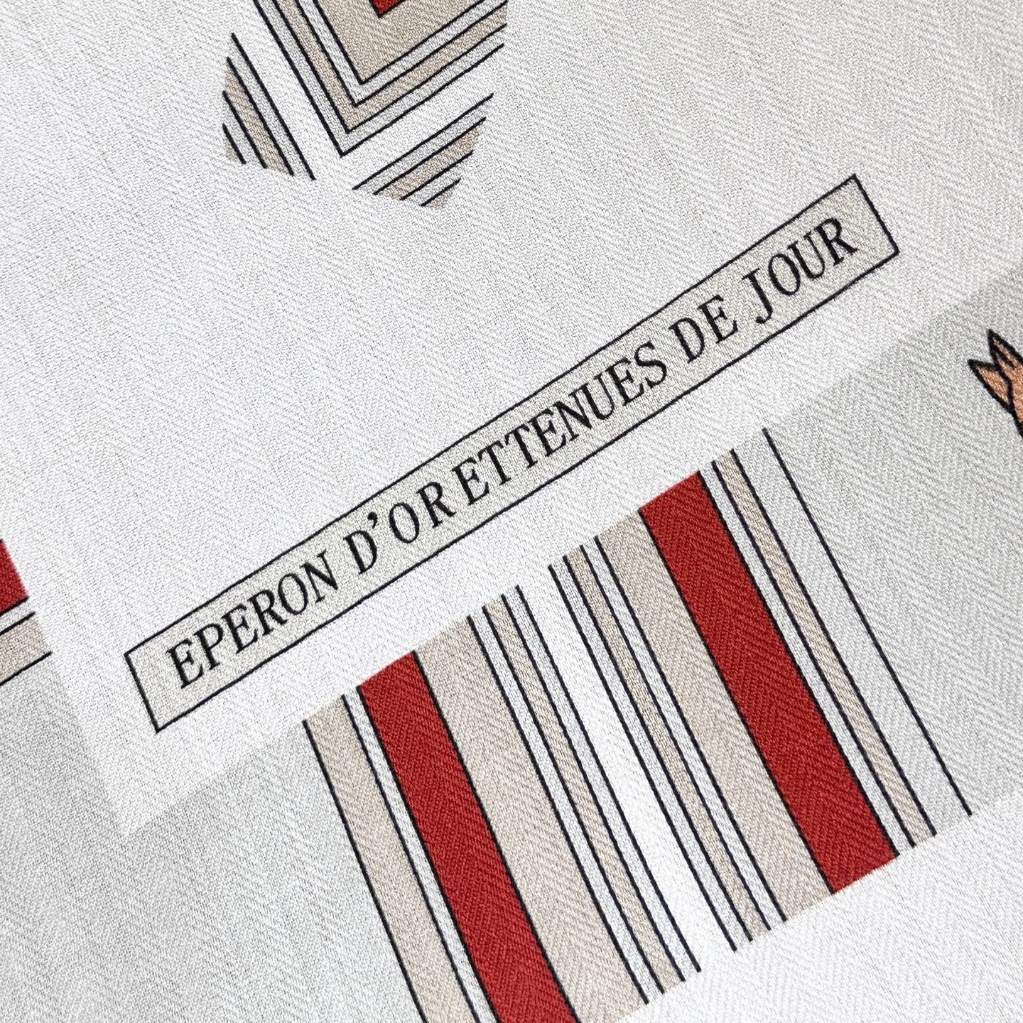 “金质马刺与骏马的披挂叠印版”披肩【140顶级丝毛双面同色】手工卷边30%桑蚕丝70%羊毛这款迷人的14