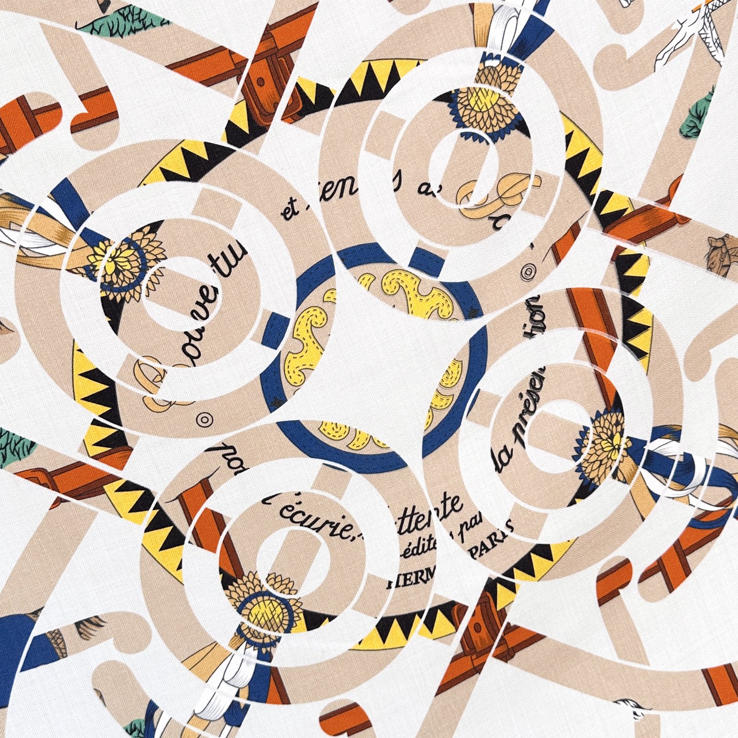 “金质马刺与骏马的披挂叠印版”披肩【140顶级丝毛双面同色】手工卷边30%桑蚕丝70%羊毛这款迷人的14