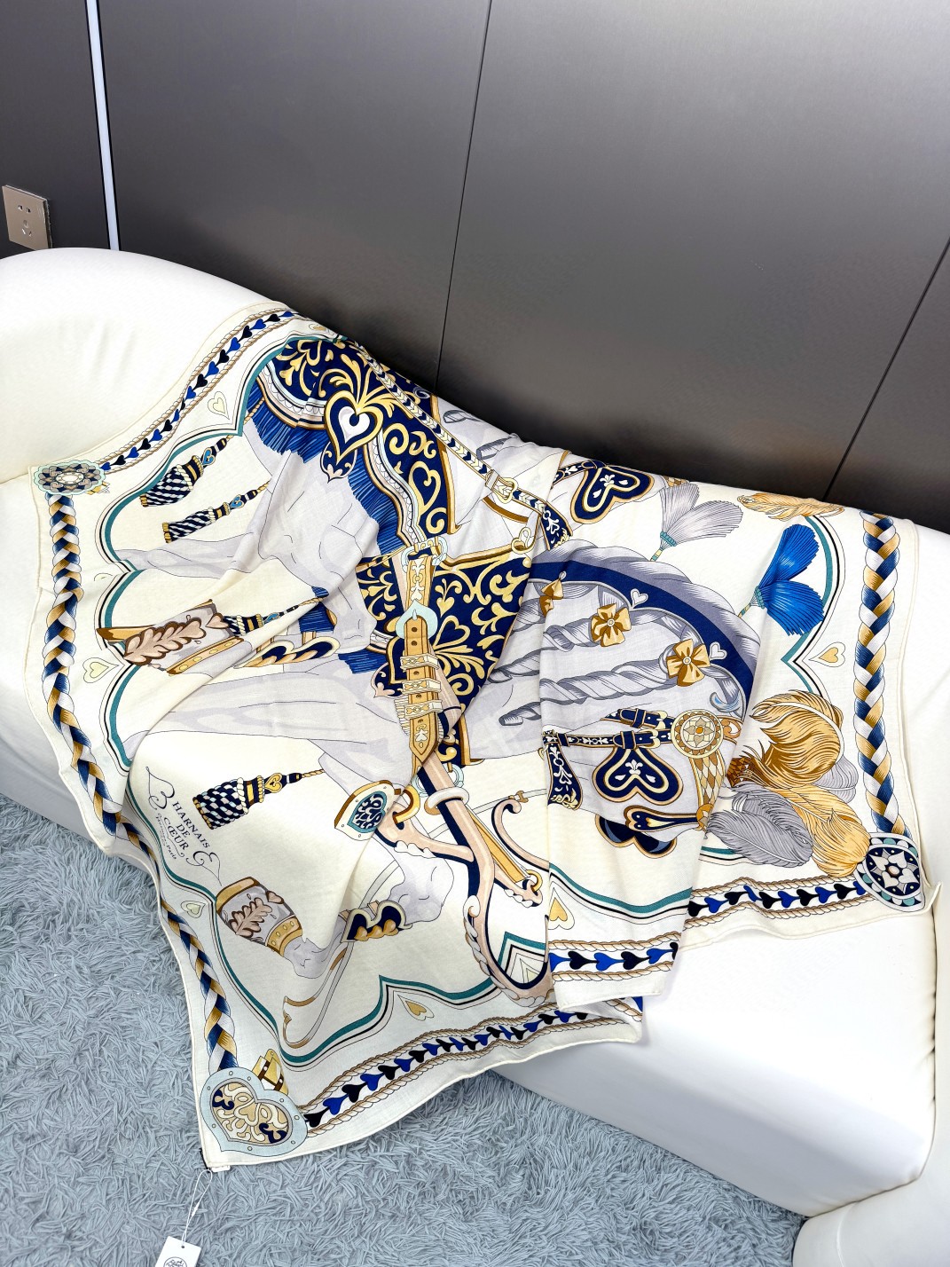 🌾专柜同步 Hermes【双面同色 顶级丝绒方巾140推荐💕顶级工艺超值‼️爱马仕专柜爆款🎁🎁羊绒方巾💟