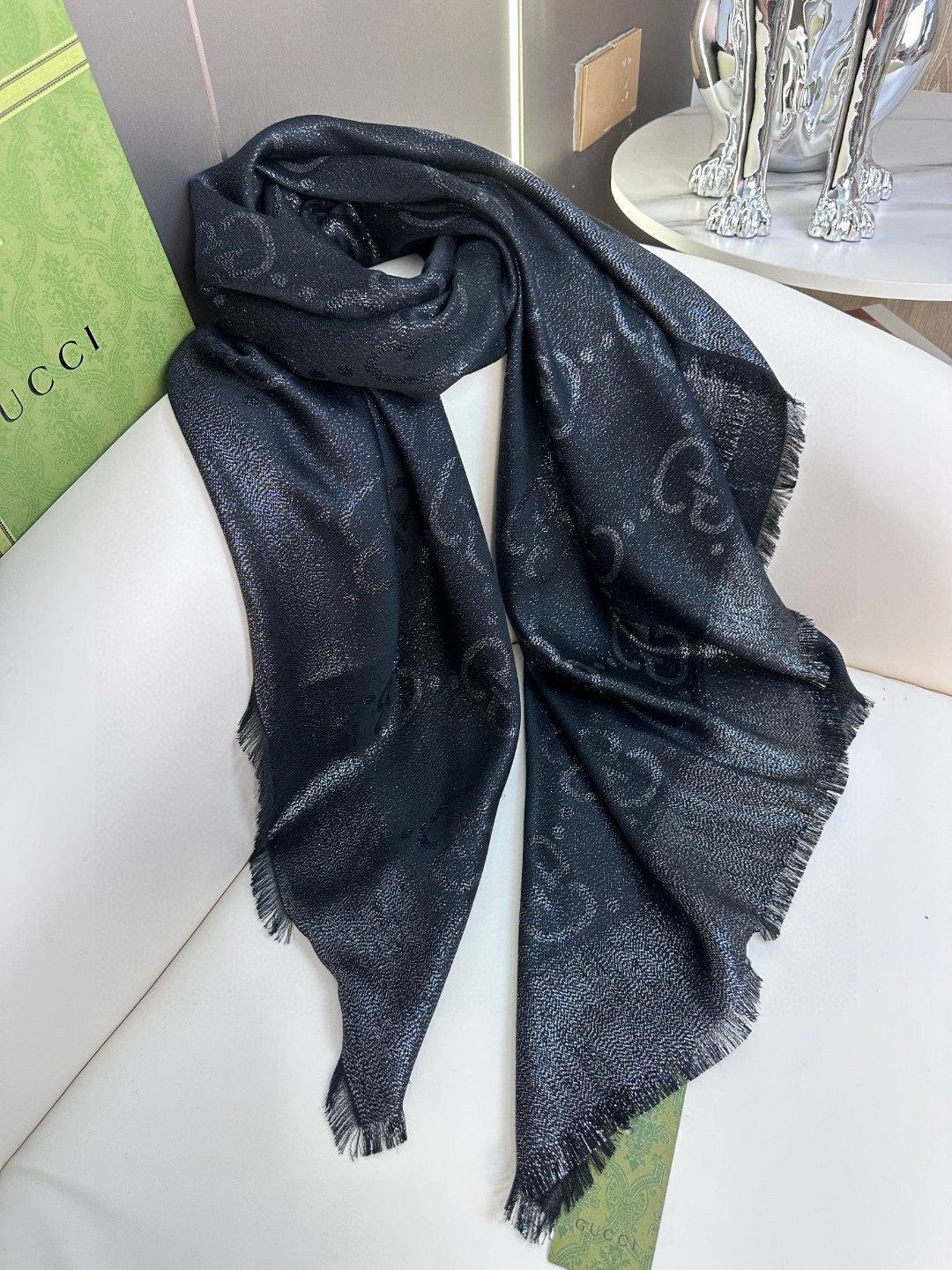 💕G家【GG金线提花披肩140】方巾，璀璨至极，女神必备的，实物真的美得太闪耀了，品质极好‼️款式经典，